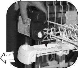 BRANDT DWE500 - Adding the detergent - 2