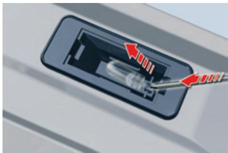 CITROEN C5 AIRCROSS - Changement des feuels de plaque minéralogique (W5W) - 1