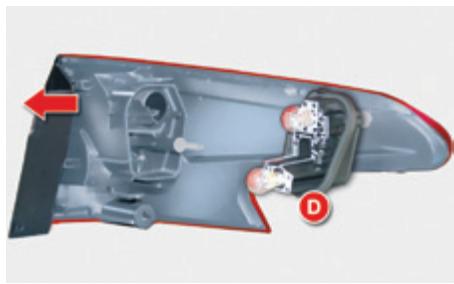 CITROEN C5 AIRCROSS - Changement des feuels sur le volet de coffre - 5