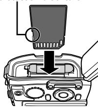 OLYMPUS STYLUS TG-870 - Insérez la carte bien droit jusqu'à ce qu'elle se mette en place avec un léger bruit sec. - 1