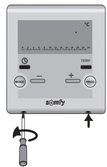 SOMFY THERMOSTAT ET RECEPTEUR 2401104 - Installation des piles - 3