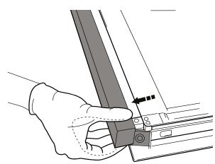 HOTPOINT FA2840PIXHA - CLIQUEUR POUR NETTOYER - NETTOYER LA VITRE - 2
