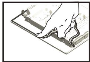HOTPOINT PCN 642 N/IX/A NK - Fitting the appliance - 3