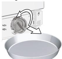 BEKO WITV8714B0W - Évacuation de l'eau restante et nettoyage du filtré de la pompe - 3