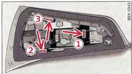 AUDI A1 2010 - Dépose du support d'ampoules - 1