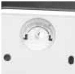 FAGOR INNOVA LFF-013 - Il brillantante facilita l'asciuagatura ed evita che le stoviglie presentino gocce d'acqua dopo il lavaggio. Il serbatoio del brillantante si trova all'interno della porta, accanto alla vaschetta del detersivo. - 2