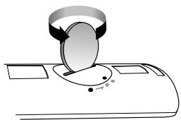 SAMSUNG HW-J7501 - INSTALLATION DES PILES DANS LA TELECOMMANDE - 1