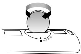 SAMSUNG HW-J7501 - INSERIMENTO DELLE BATTERIE NEL TELECOMANDO - 3