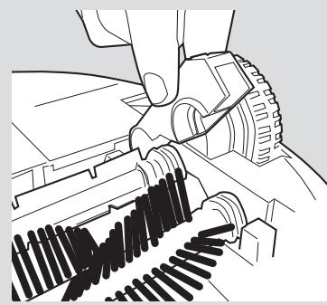 HOOVER RBC040 ROBO.COM3 - Substituição das escovas do pavimento - 2