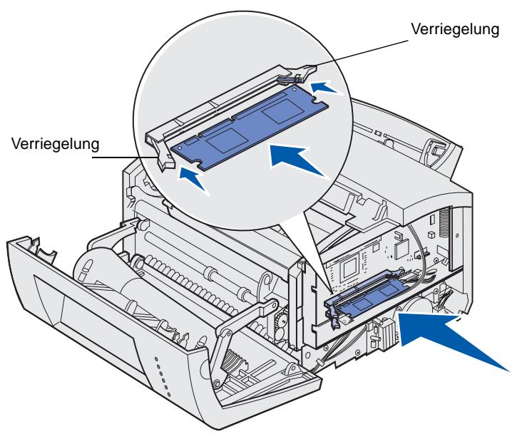 LEXMARK E220 - Installieren einer Speicherkarte - 2