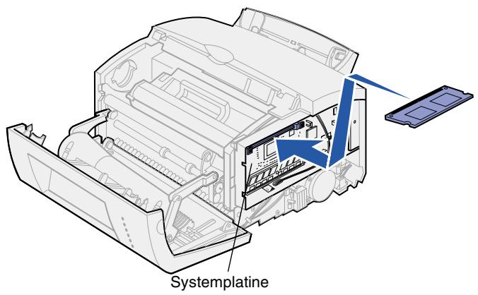 LEXMARK E320 - Installieren einer Druckerspeicherkarte - 2