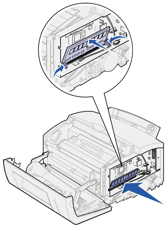 LEXMARK E320 - Installieren einer Flash-Speicherkarte - 3