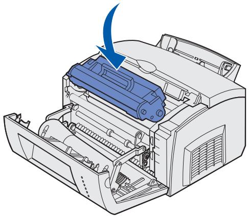 LEXMARK E323 - Entfern der Druckkassettenverpackung - 5