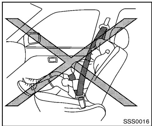 NISSAN JUKE 2012 - PRECAUTIONS À PRENDRE AVEC LES CEINTURES DE SECURITÉ - 3