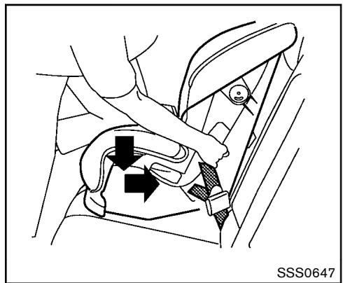 NISSAN JUKE 2012 - INSTALLATION D'UN DISPOSITIF DERETENUE POUR ENFANTS ORIENTÉ VERS L'AVANT AVEC SYSTème LATCH - 3
