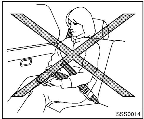 NISSAN JUKE 2012 - PRECAUTIONS À PRENDRE AVEC LES CEINTURES DE SECURITÉ - 4