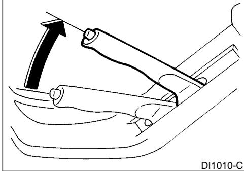 NISSAN PATHFINDER 1999 - FREIN DE STATIONNEMENT ET PÉDALE DE FREIN - 1