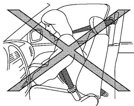 NISSAN ROGUE 2013 - PRECAUTIONS À PRENDRE AVEC LES SYSTÉMES DE RETENUE SUPPLEMENTaire - 4