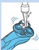 PHILIPS S9041/12 - Pulizia del rasoio除去l'acqua corrente - 1