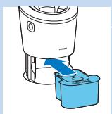 PHILIPS S9041/12 - Cleaning the shaver in the SmartClean system - 6