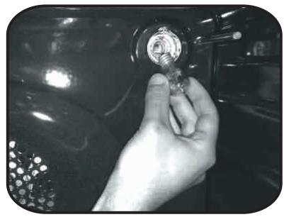 ROSIERES RFZ6970IN - CHANGING THE BULB - 2