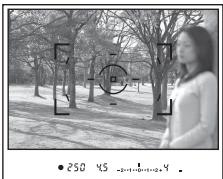 SONY ALPHA 100 - Lorsque le sujet se trouve hors du cadre de mise au point (Verrouillage de la mise au point) - 1