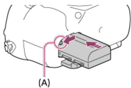 SONY ALPHA 68 - Insérer la batterie dans l'appareil - 2