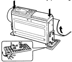 GRUNDIG MCD 36 - Procedure for installation on carpet (vertical position) - 2