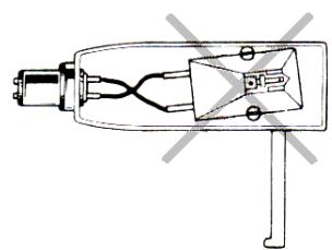 DENON DP-30L(S) - Après le montage, faites les branchements suivants avec soin et correctement. Assurez-vous que le cordon d'alimentation de l'amplificateur est débranché. - 2
