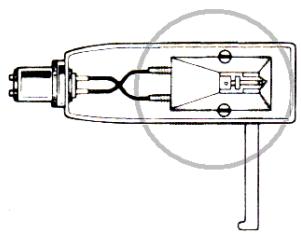 DENON DP-30L(S) - Après le montage, faites les branchements suivants avec soin et correctement. Assurez-vous que le cordon d'alimentation de l'amplificateur est débranché. - 1