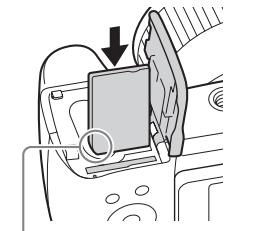 SONY DSC-HX400V - Een geheugenkaart plaatsen (los verkrijgbaar) - 2