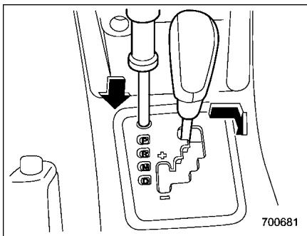SUZUKI FORESTER - Neutralisation du système de sécurité de levier/selecteur - 2