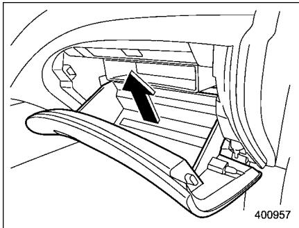 SUZUKI FORESTER - Remplacement d'un filtre à air - 2