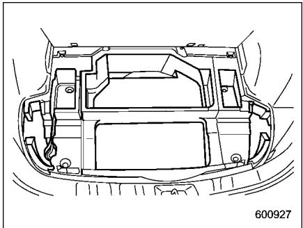 SUZUKI FORESTER - Espace de rangement sous plancher (selon modèles) - 1