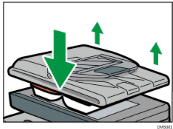 RICOH AFICIO MP301SP - Die Vorlagenabdeckung oder den ADF herunterklappen. - 2