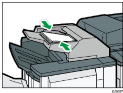 RICOH AFICIO MP6002 - Stellen Sie die Seitenbegrenzungen auf das Papierformat ein. - 1