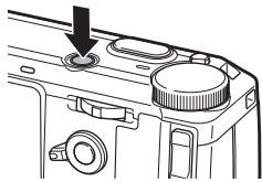 RICOH GR - Mise sous tension et hors tension de l'appareil photo - 1