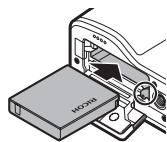 RICOH GR - Insertion de la batterie et d'une carte mémoire - 3