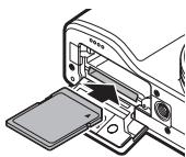 RICOH GR - Insertion de la batterie et d'une carte mémoire - 2