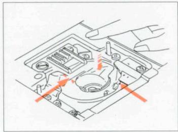 ELNA 3005 - REFITTING THE BOBBIN CASE - 1
