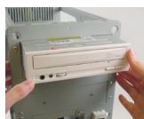 GIGABYTE GA-970A-DS3P - Installieren der IDE- und SATA-Geräte - 1