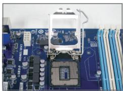 GIGABYTE GA-H87N-WIFI - Installing an Intel CPU (skip this step if the motherboard has a built-in CPU) - 1
