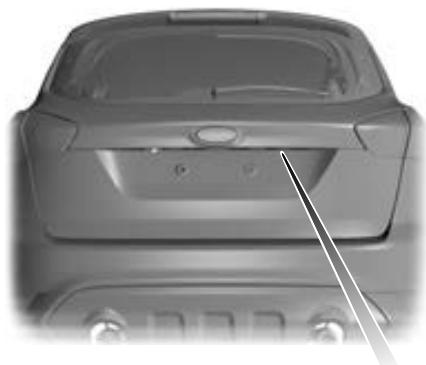 FORD KUGA 2010 - Ouverture du couvercle du coffre à bagages - 1