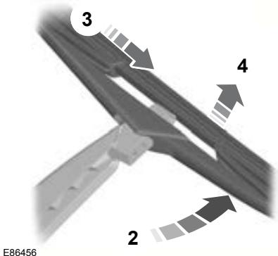 FORD KUGA 2010 - Balais d'essuie-glace de lunette arrête - 1