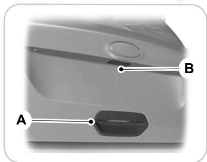 FORD KUGA 2011 - Ouverture du couvercle du coffre à bagages - 2