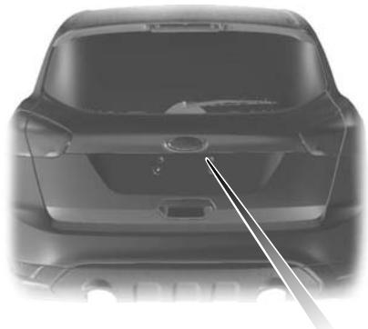 FORD KUGA 2011 - Ouverture du couvercle du coffre à bagages - 1