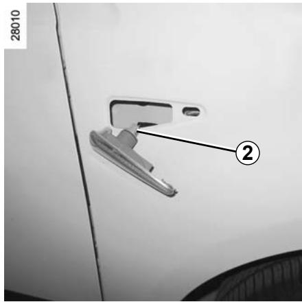 DACIA SANDERO 2010 - БOKOBbie NOBTOPHTEN YKA3ATEJEI NOBOPOTOB: 3ameHa JAmn - 2