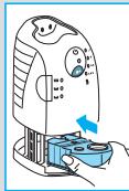 BRAUN 799CC-6WD,  SERIES 7 799CC-7 WET&DRY - Parranajokoneen lataaminen ja puhdistaminen - 4