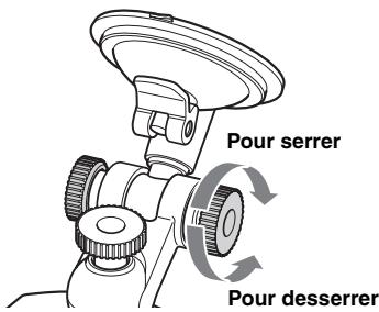 SONY NV-U50 - Fixez la station d'accueil sur le pare-brise. - 5