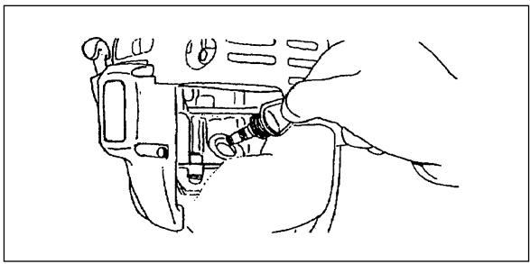 MAKITA SP252-4R - Punto 1 de reabastecimiento de aceite: bayoneta de aceite - 4